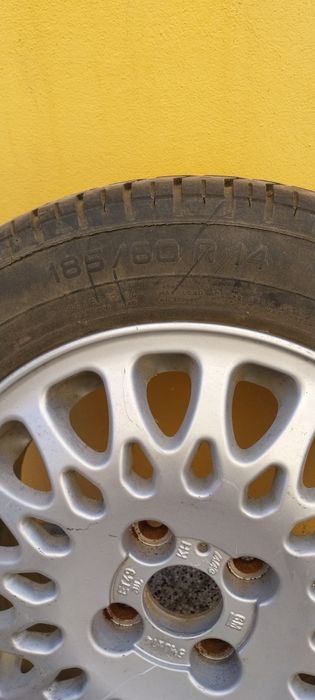 Jante com peneu novo