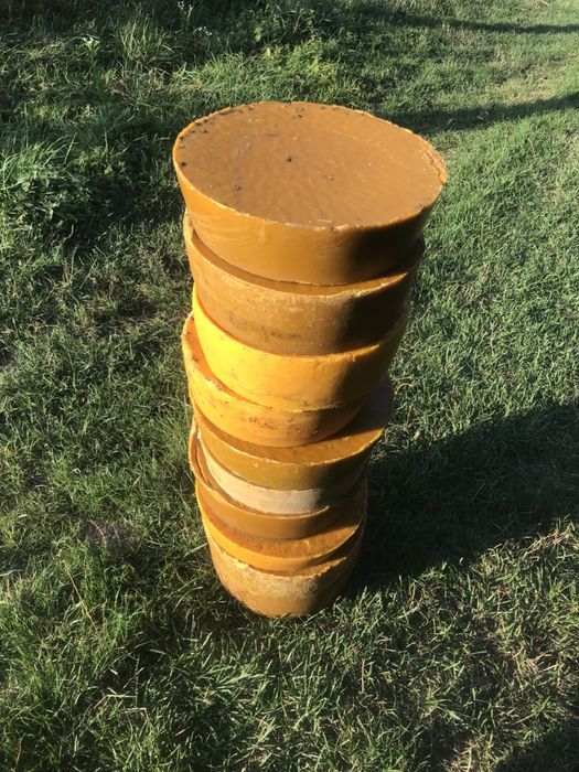 Віск бджолиний з власної пасіки