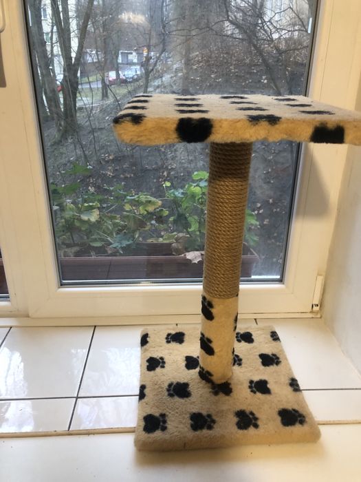 Підставка та переноска для котів