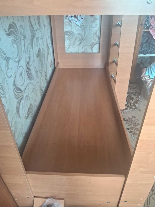 Продам 2-х ярусную кровать