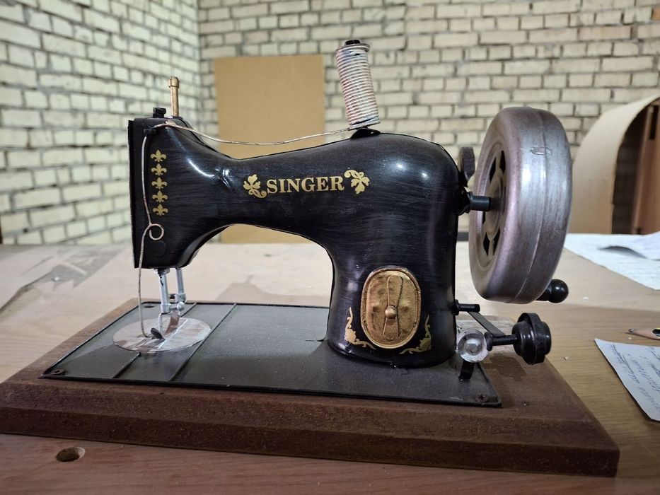 Швейная машинка коллекционная