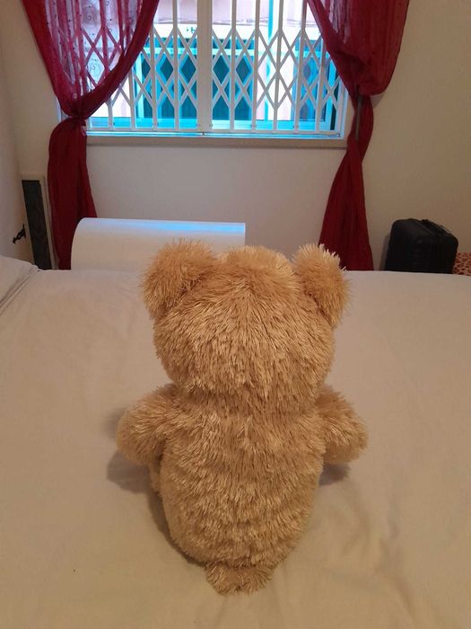 Urso de Peluche com Laço – Muito Fofo