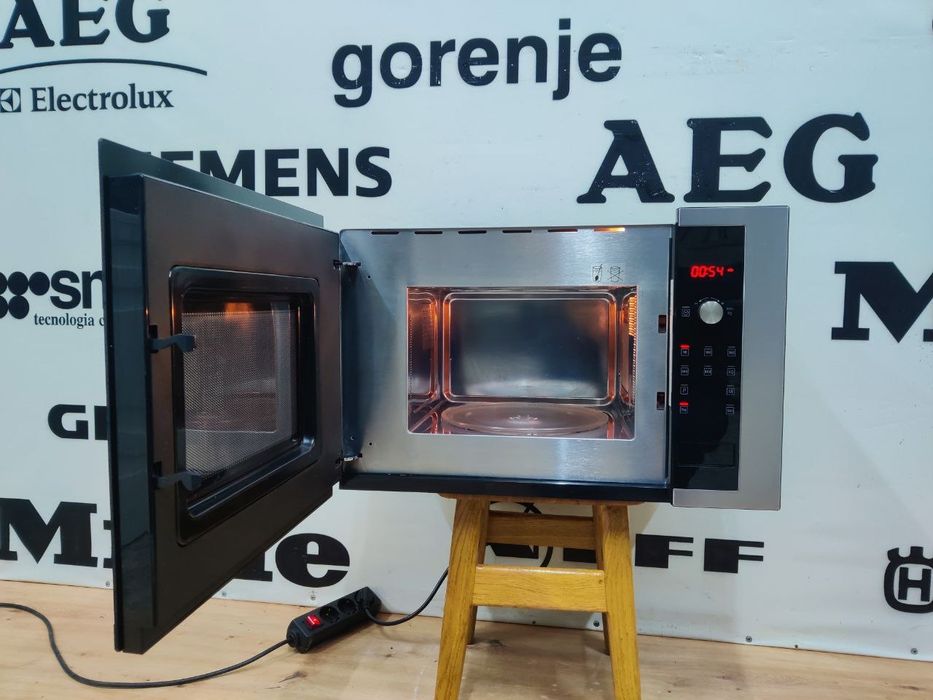 Вбудована мікрохвильова піч Siemens™ Constructa.  Oригінал з Німеччини