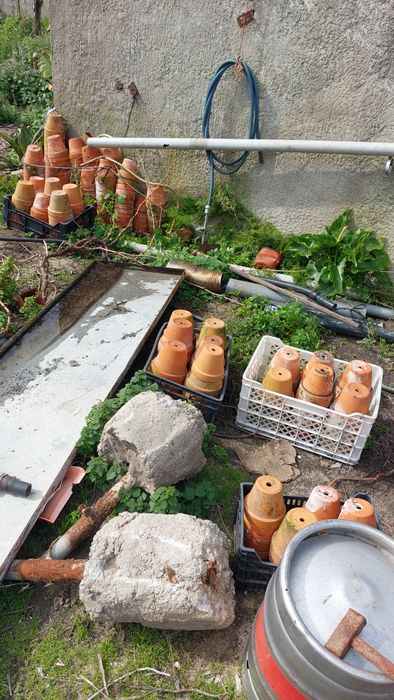 Vasos vasinhos barro e plástico