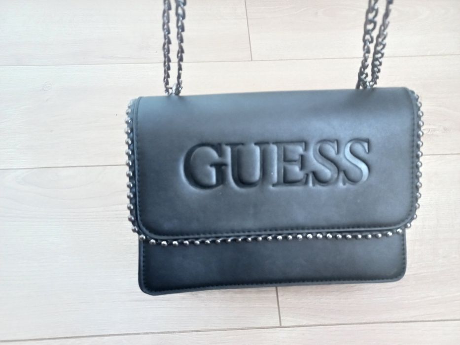 Torebka czarna GUESS