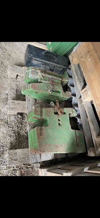 Трактор John Deere 6400