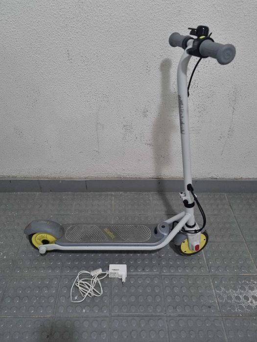 Ninebot eKickScooter ZING C8 Powered by Segway - Scooter elet. criança