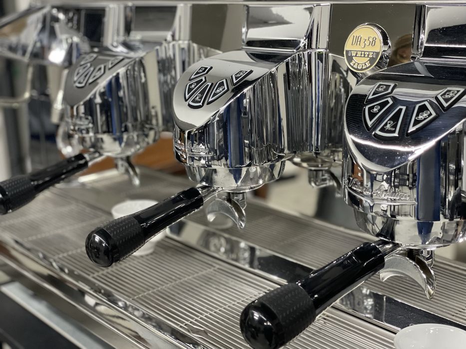 Професійна кавомашина Victoria Arduino White Eagle