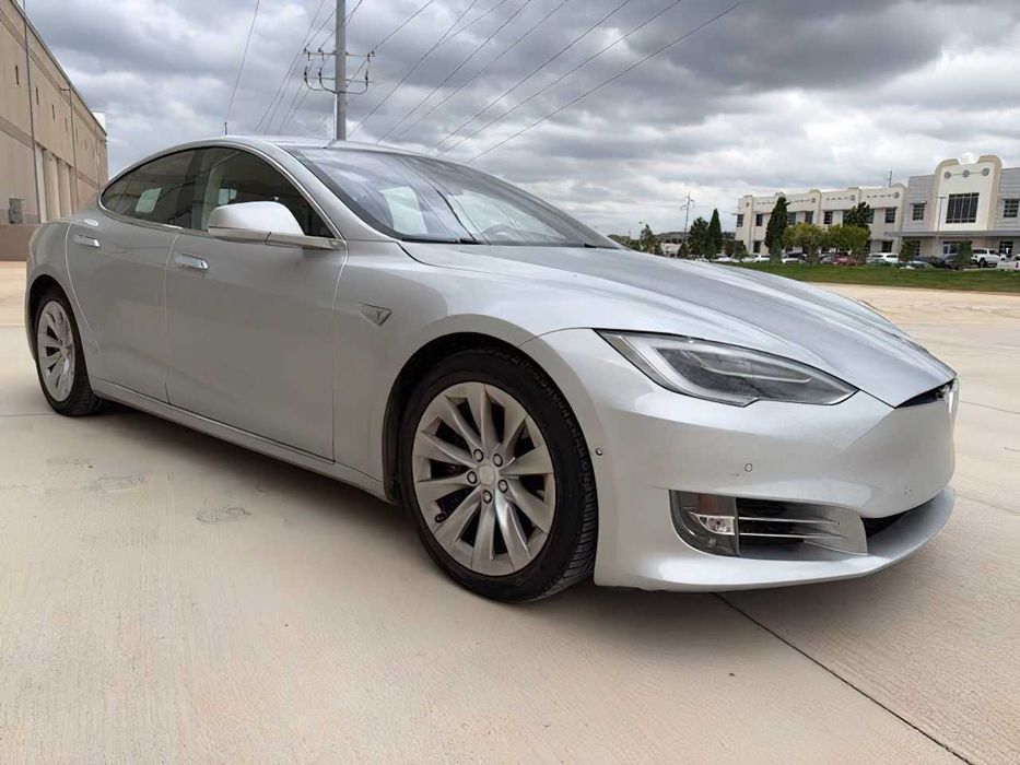 Tesla Model S P100D      2016