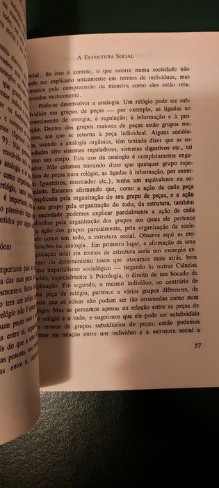 Introdução Crítica à Sociologia