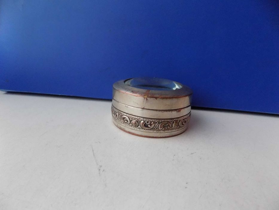 Старинная пудреница или таблетница посеребренная