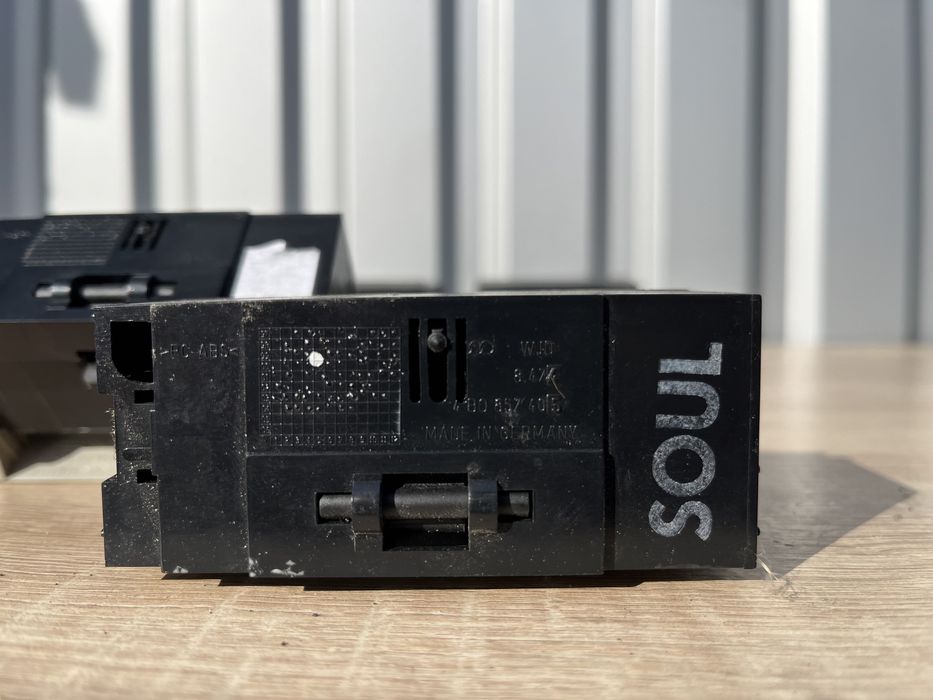 Попільничка Пепельница В Двері Audi A6 C6 розборка