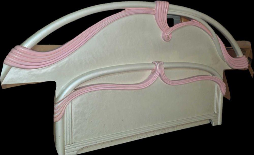 Cama de casal antiga em madeira maciça – estilo clássico (oferta de estrado)