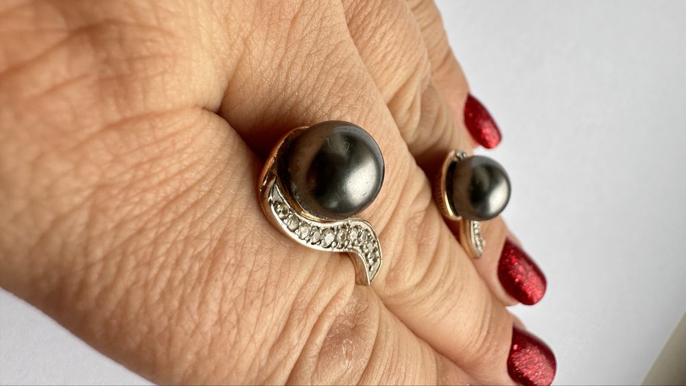 Серьги золотые 585 с серым жемчугом вес 9,51 гр сережки