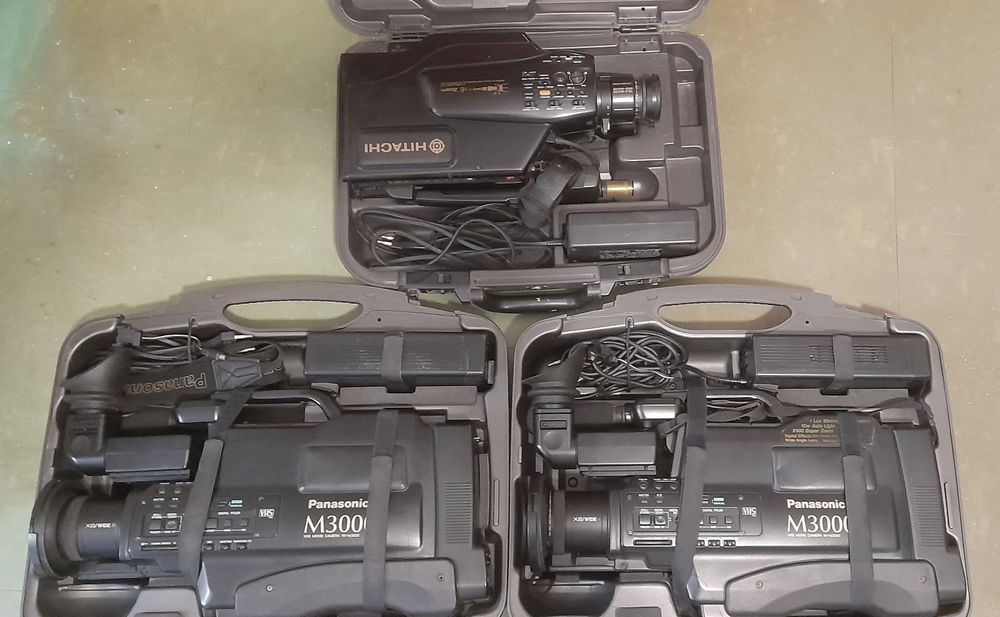 Професійні 2 робочі відеокамери Panasonic та HITACHi, повний комплект