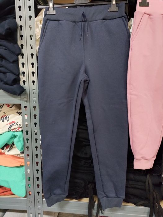 Calça criança 4,50 Euros.           Só para REVENDA