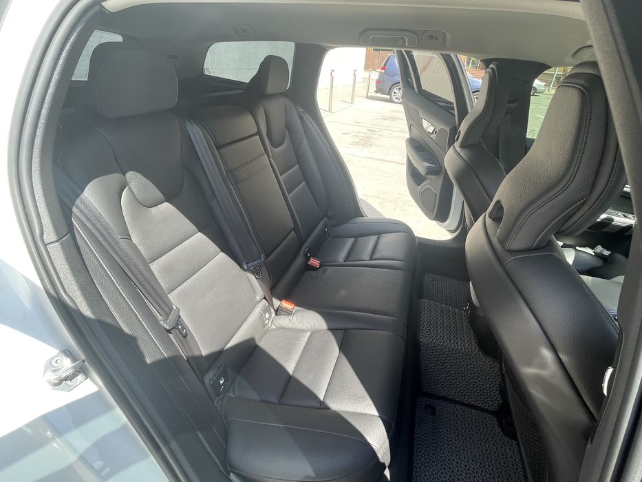 Volvo V60 2018 VIN YV1ZWA8UDK1015253 фото оголошення 10 з 24