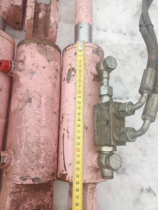 Tłok hydrauliczny 90x40 skok 100mm 2- STR