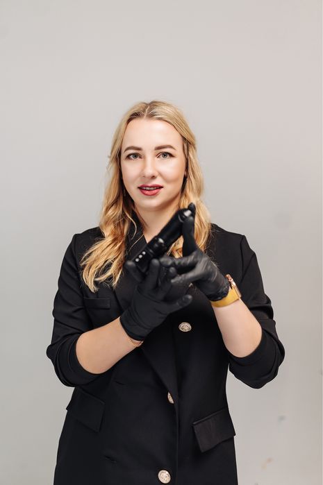 Навчання курси перманентного макіяжу пудрові брови губи стрілки