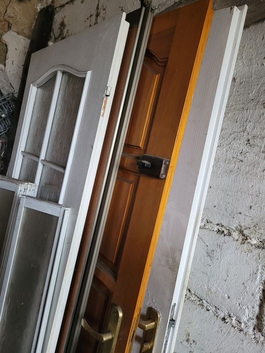 Sprzedam drzwi z mieszkania