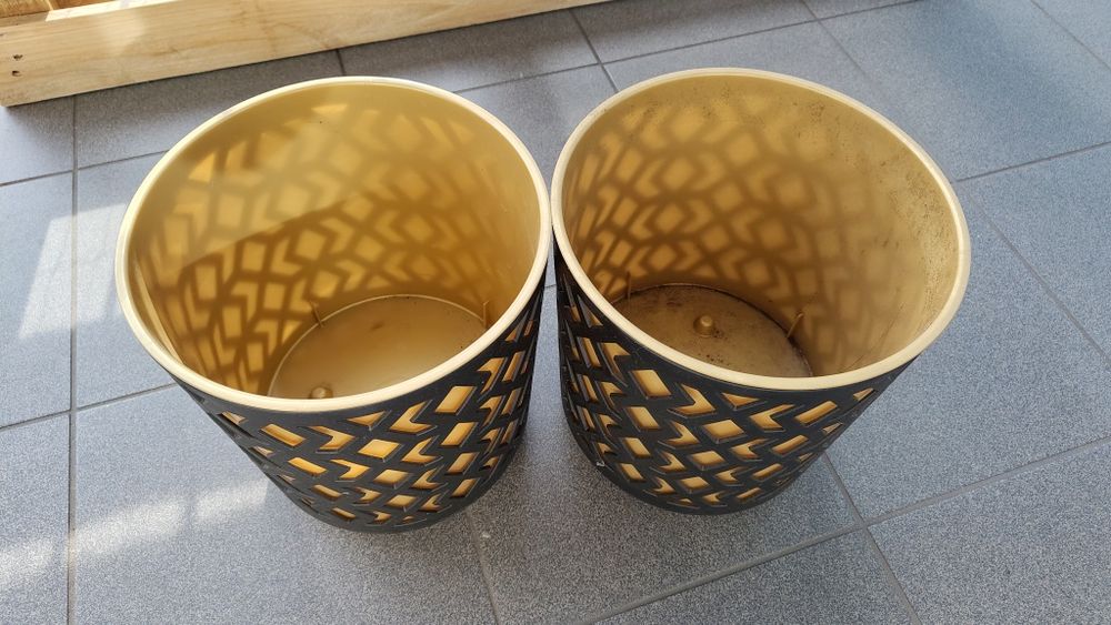 2 plastikowe osłonki na balkon