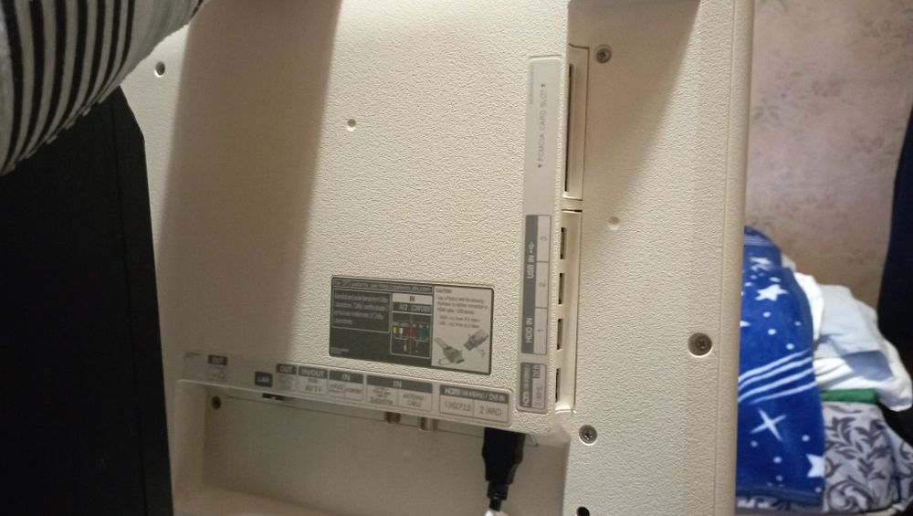 Продаю смарт Lg 40UB800V