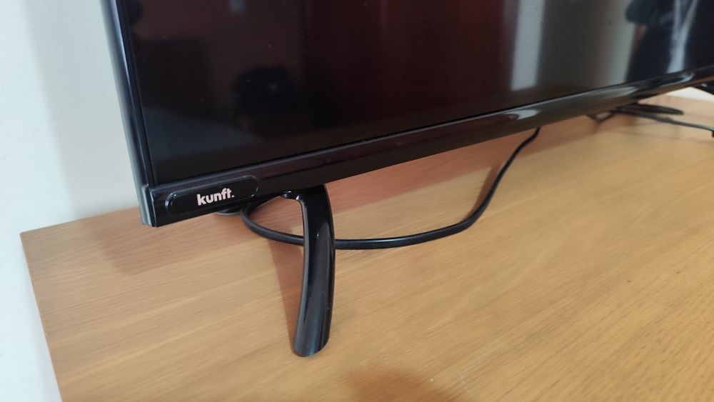 Smart TV de 32 polegadas Kunft - Bom Estado 
 – Bom estado