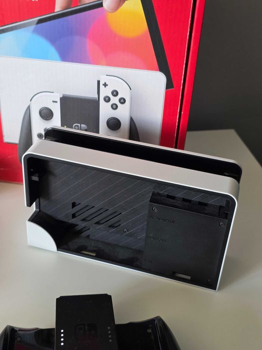 Konsola Nintendo Switch OLED biała zestaw