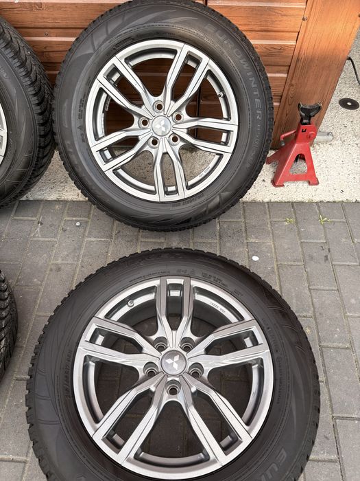 Koła zimowe 5x114.3 215/65/17 R17 felgi mitshubishi Nissan Toyota