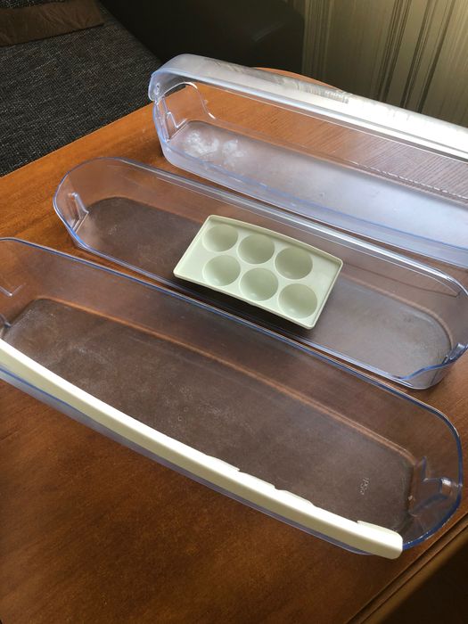 Kpl półek do lodówki Indesit BAAN10