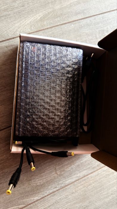 UPS 9 , 12  Вольт 10400mAh