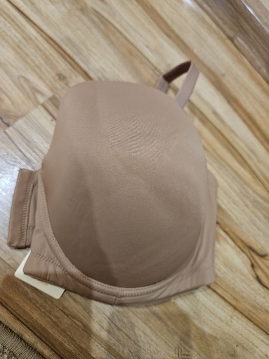 Жіночий бюстгальтер