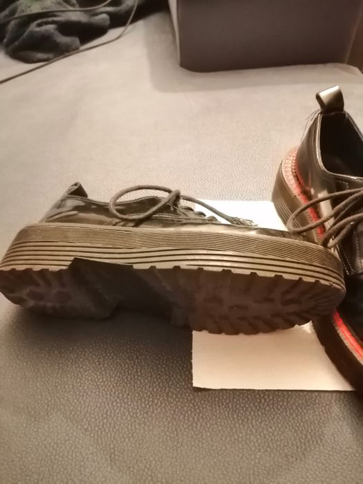 Sapatos de senhora, Bershka