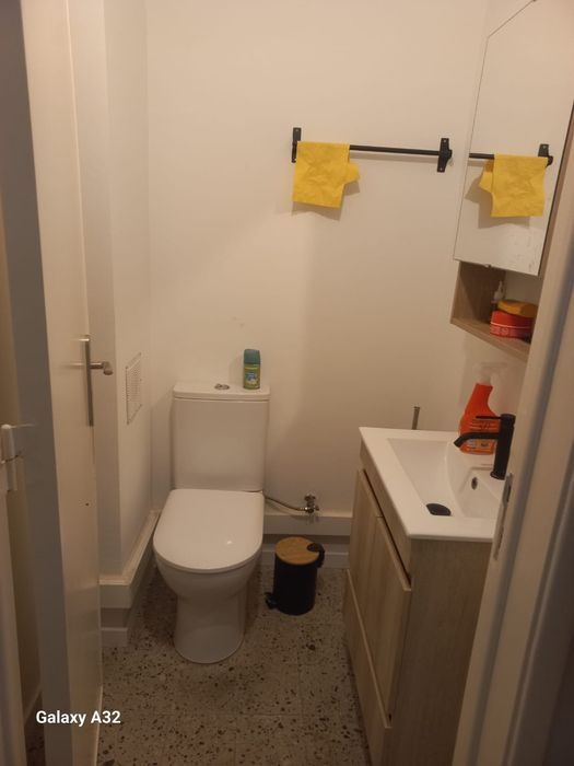 Quarto alugar almada