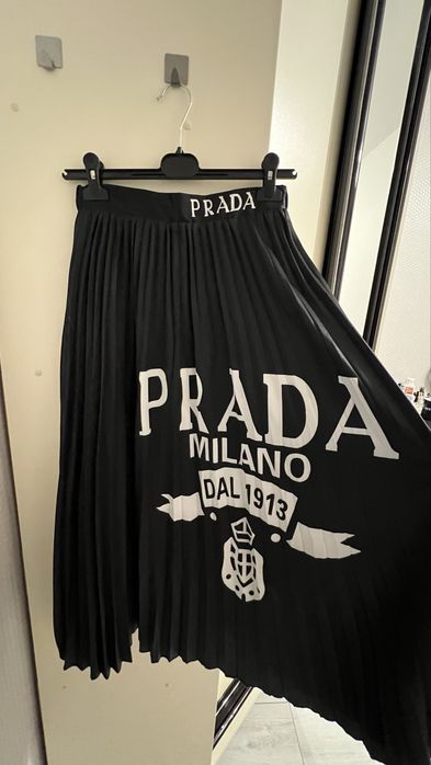 продам юбку, спідницю від Prada