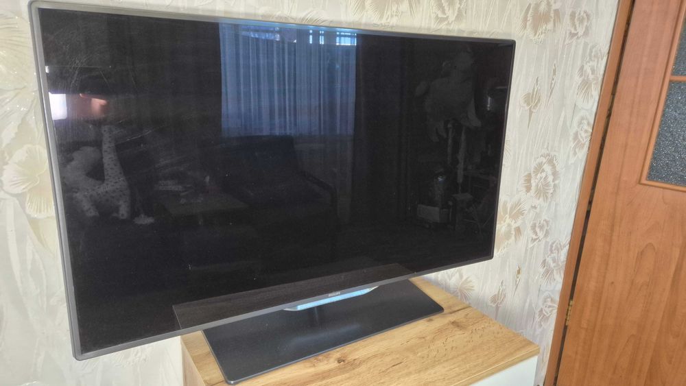 Телевізор під ремонт або на запчастини PHILIPS 40PFL8007K/12 - Телевизор Филипс под ремонт или на запчасти
