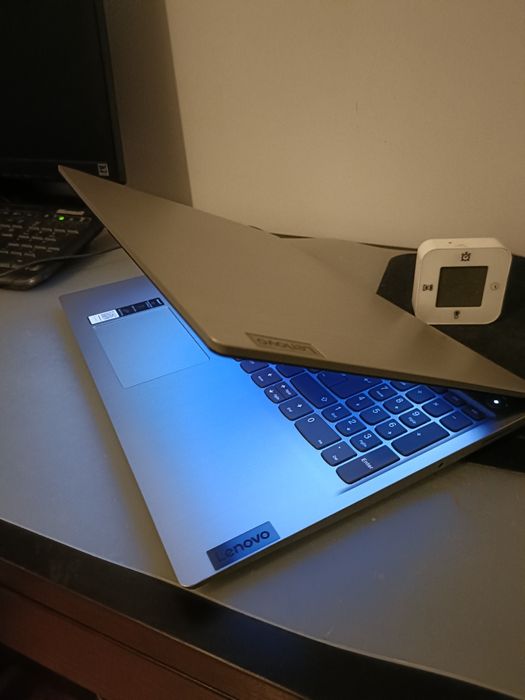 Lenovo ideapad 3 15ada015