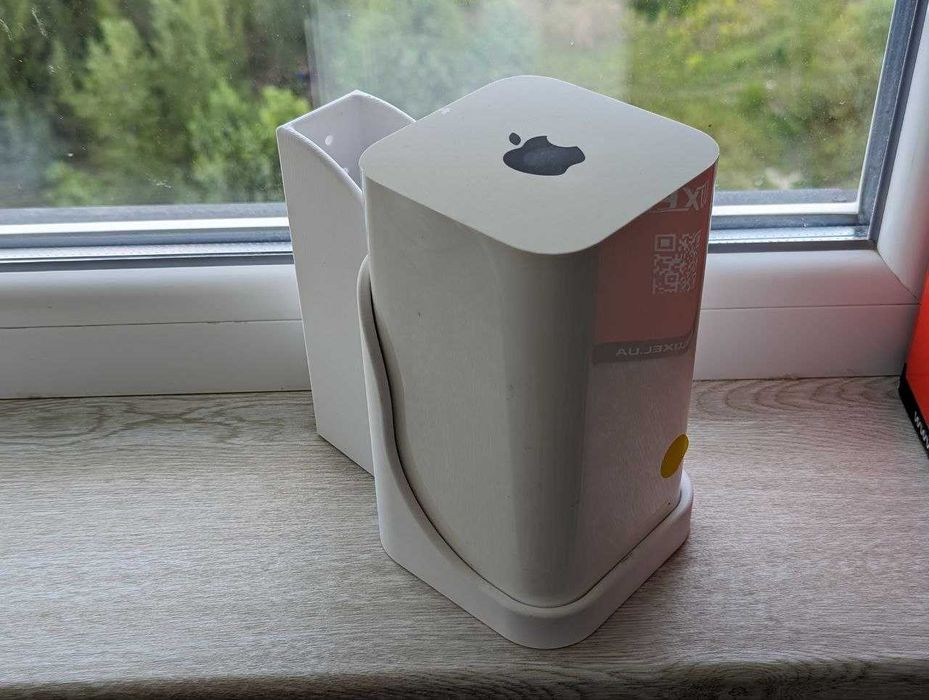 Подставка полка крепление Giros для Apple AirPort Extreme и другие