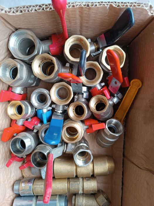 Materiały hydrauliczne,kształtki,złączki,zawory