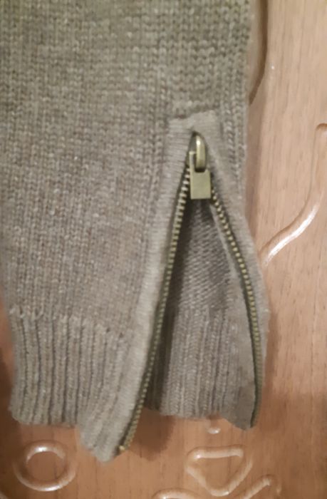 Кофта в'язана Massimo Dutti.