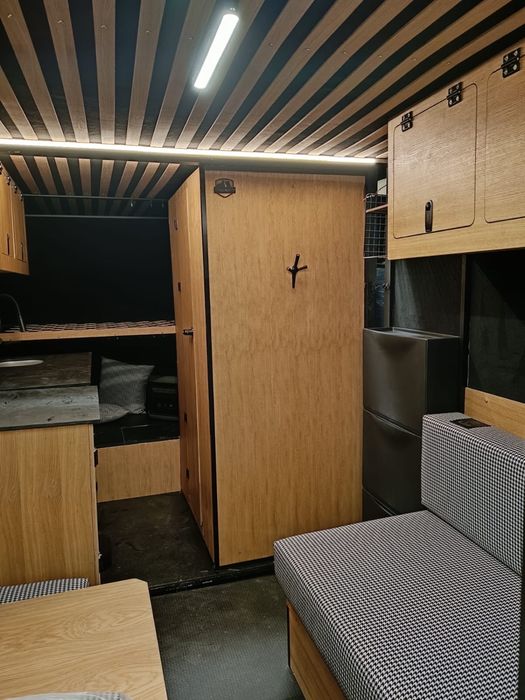 Zabudowa kamper, camper, kontener, miedzynarodówka