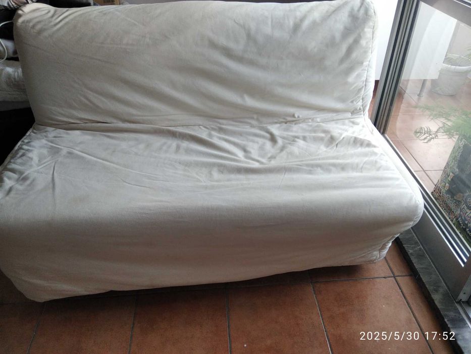 Sofá Cama  IKEA com pouco uso