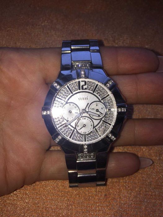 Часы Guess женские в идеальном состоянии годинник