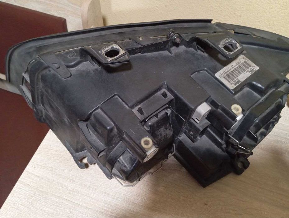 Фари Audi A4 (B6/B7, 2001-2008 рр.)