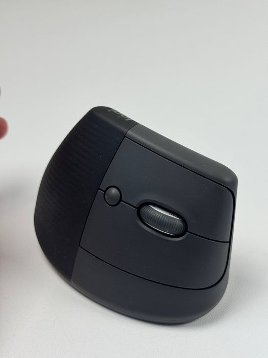Бездротова миша Logitech Lift Ergonomic Vertical Graphite (910-006473)