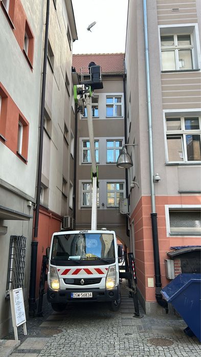 Podnosnik koszowy . Zwyżka. Wynajem wraz z operatorem