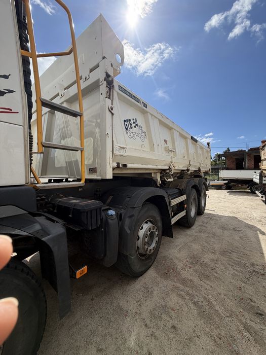 Volvo Fmx 460 8x4 com bascúla