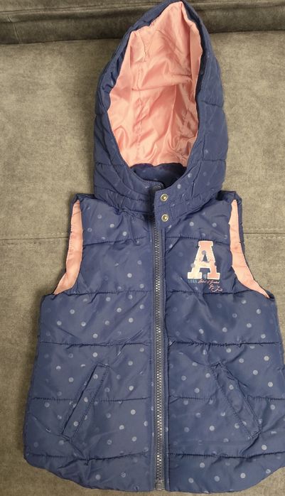 Безрукавки на 2-4года,5-6лет