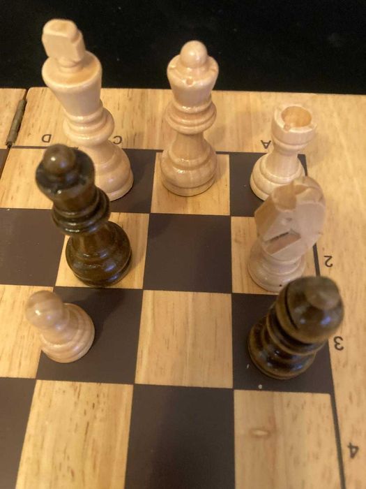 Tabuleiro de Xadrez em Madeira Dobrável com Peças – ANDREU TOYS