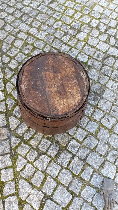 Vaso de jardim em pipas de madeira